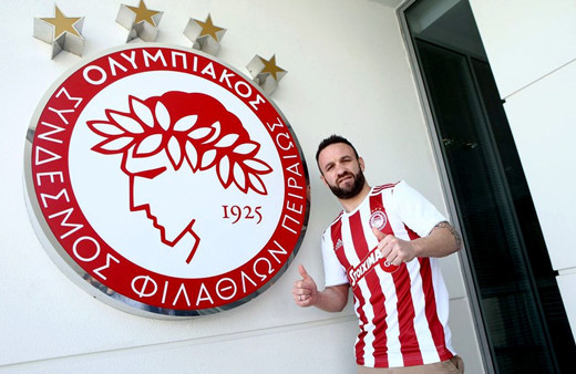 Valbuena 1 yıl daha Olimpiakos'ta