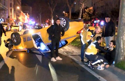 Şişli'de akılalmaz kaza! Önündeki araca çarpıp takla attı