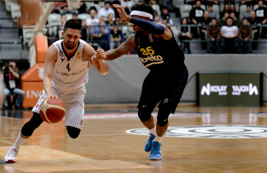 Fenerbahçe Beşiktaş'ı tek farkla geçti