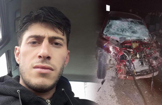 Kütahya'da otomobille çarpışan kamyonetin halini görenler hayrete düştü