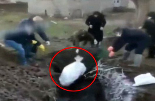 'Koronavirüsten koruyor' diye sahte içki sattılar 27 kişi öldü