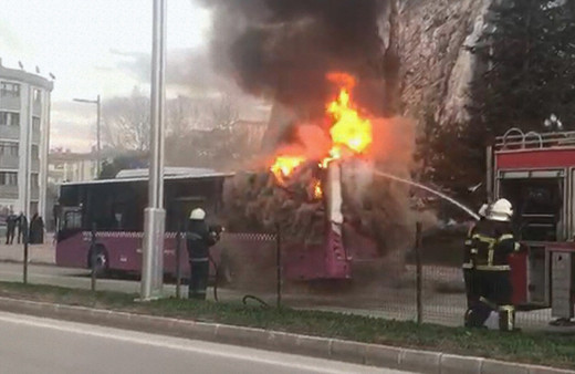Tokat'ta otobüste çıkan yangın erken fark edilince faciadan dönüldü