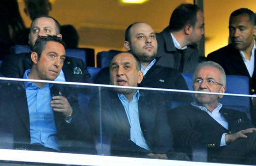 Fenerbahçe Erol Bulut'la el sıkıştı! Hem de sudan ucuza çalışacak