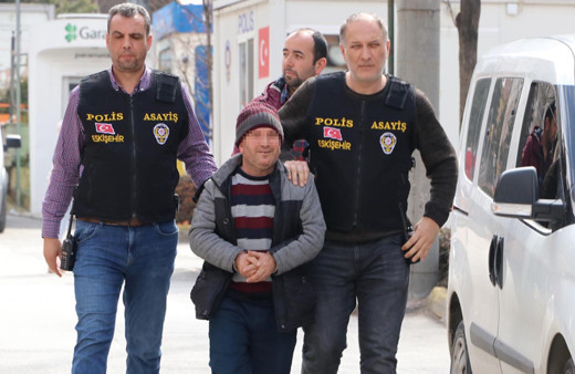 Eskişehir'de 'Büyü bozuyorum' diye insanları dolandırdığı ortaya çıktı