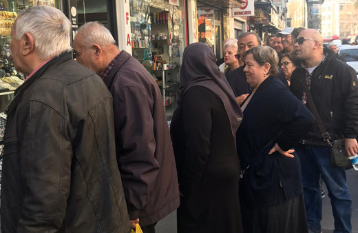 Kolonya fiyatları çıldırdı! Türkiye'de coronavirüsle kuyruklar oluştu