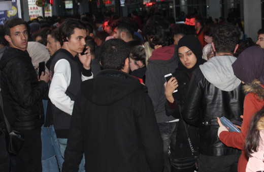 Üniversiteler 3 hafta tatil edilince öğrenciler otogarlara akın etti