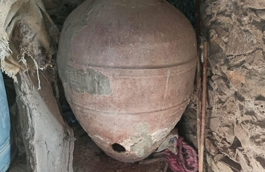 Elazığ'da evin mahzeninde 3 küp bulundu yetkililer apar topar götürdü