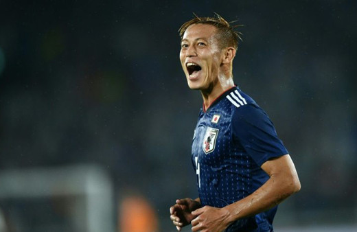 Honda 5 farklı kıtada gol buldu Brezilyalı efsaneye eşlik etti