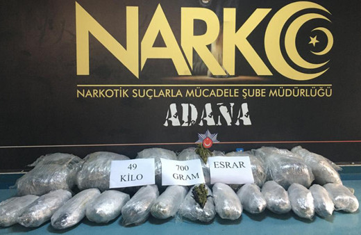 Adana'da narkotik köpeği 'Oscar' iş başında