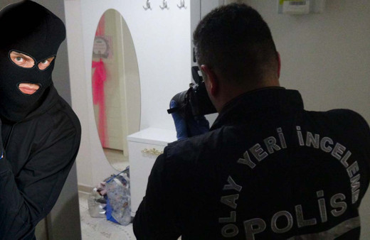 Adıyaman'da eve giren hırsızlar altınları çalarak kayıplara karıştı