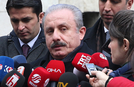 Umreden dönen milletvekilleri karantinadan kaçtı iddiası TBMM Başkanı açıkladı