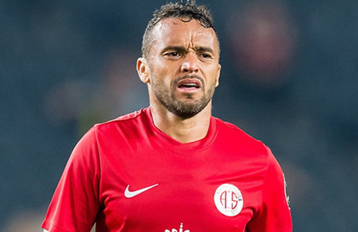 Antalyaspor'dan karantinadaki Charles hakkında açıklama