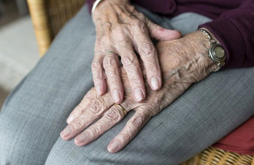 7.5 milyon yaşlı koronavirüs riski altında ama onlar hala sokakta