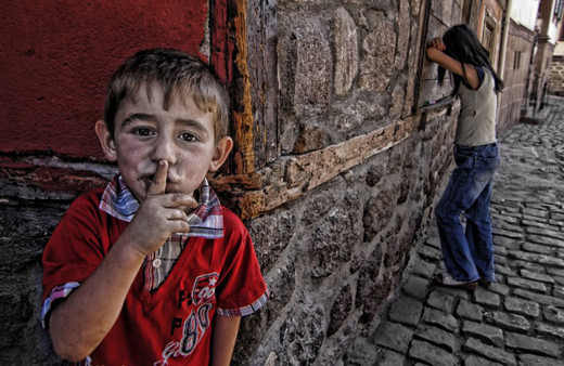 Koronavirüs tehlikesi çocuğunuzun başka çocuklarla oynaması sakıncalı mı