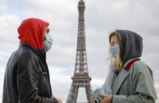 Fransa İçişleri Bakanı: Koronavirüs karantinasını çiğneyenler birer embesil