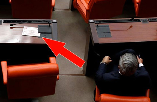 Meclis'te koronavirüs önlemi! Koltuklar boş bırakıldı vekillere kart dağıtıldı