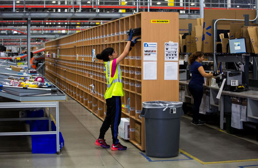 Dünya devi Walmart koronavirüs nedeniyle 150 bin kişiyi işe alacak