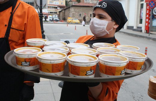 Tokat'ta esnaftan Corona virüse karşı kelle paça çorbası