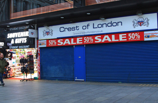 İngiltere’de koronavirüs önlemleri kapsamında restoran bar ve sinemalar kapatılacak