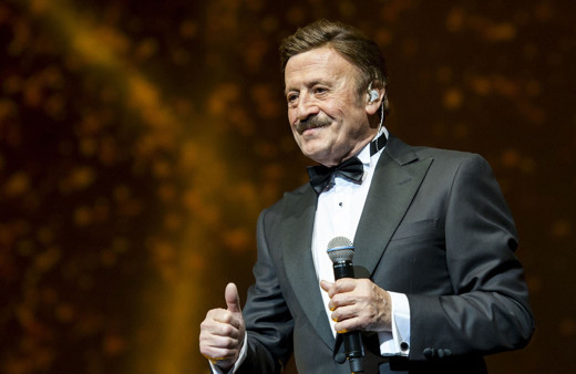 Usta sanatçı Selami Şahin Corona virüs uyarılarına kulak asmadı! Yürüyüşe çıktı