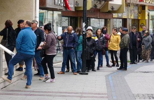 Tüm yurtta can sıkan korona umursamazlığı Ne 65 yaş yasağı ne sosyal mesafe takıldı