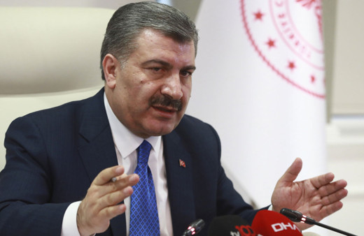 Fahrettin Koca Koronavirüs tedavisinde başarılı olan ilaç ile ilgili açıklama yaptı