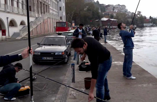 Üsküdar Belediyesinden balık tutma yasağı