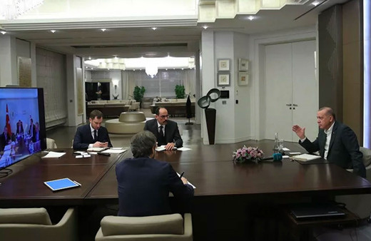 Cumhurbaşkanı Erdoğan koronavirüs önlemlerini bakanlarla telekonferans ile görüştü