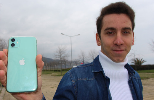 Siri'nin açığını buldu 3 bin dolar ile ödüllendirildi