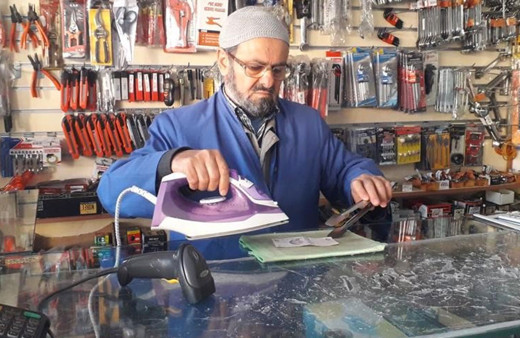 Tekirdağ'da koronavirüse karşı parayı ütüleyen adam konuştu