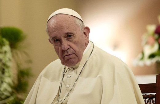 Papa Francis ile aynı konutta kalan rahipte koronavirüs tespit edildi