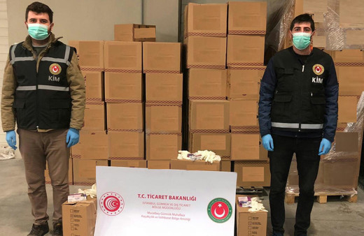 Yurtdışına çıkarılmak istenen tıbbi eldivenler ele geçirildi