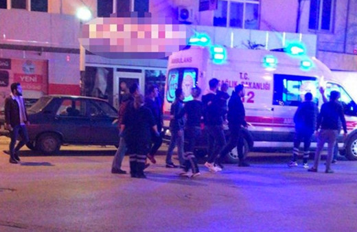 Çorum'da bir şahıs 'koronavirüs salgını var dikkat et' diyen okul müdürünü bıçakladı