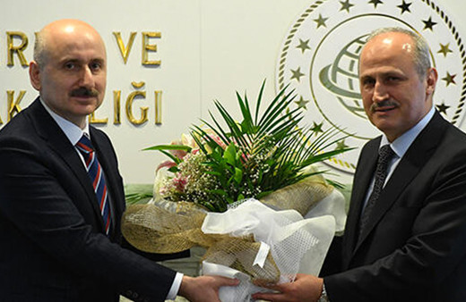 Ulaştırma ve Altyapı Bakanlığı'nda devir teslim töreni Karaismailoğlu'ndan ilk açıklama