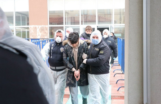 Türkiye'ye küfür eden öğrenciler gözaltına alındı