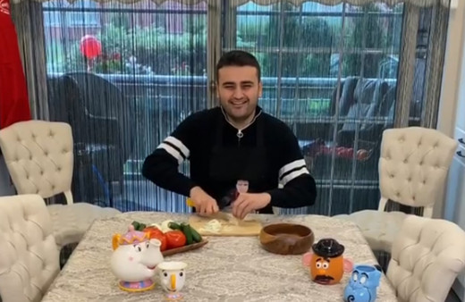 Türkiye'de bir ilk Instagram 340 milyon takipçili resmi hesabından CZN Burak'a paylaştı