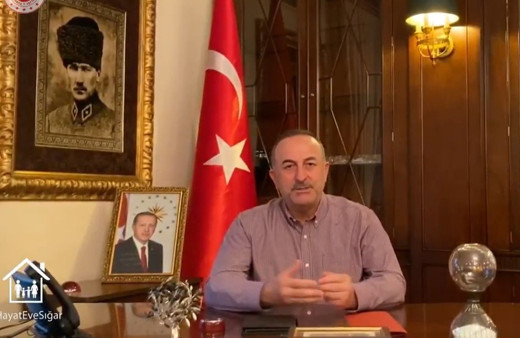 Bakan Mevlüt Çavuşoğlu yurt dıışndaki Türklere seslendi: Evde kalınız