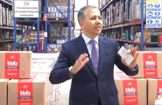 İstanbul Valisi Yerlikaya duyurdu! Gidecek yardım kolileri yola çıktı