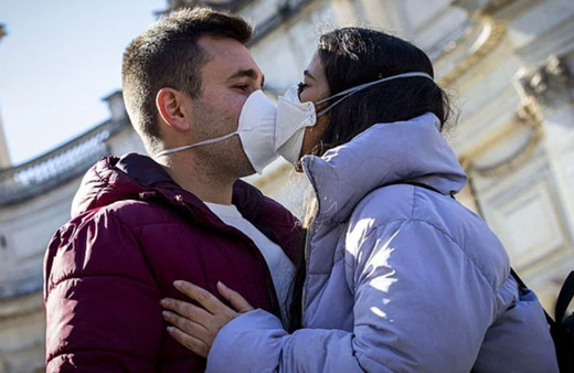 Cinsel ilişkiyle corona virüs bulaşır mı? Herkesin sormaya utandığı sorular