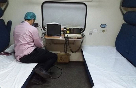 Pakistan ve Hindistan koronavirüs salgını nedeniyle trenleri mobil hastanelere çeviriyor