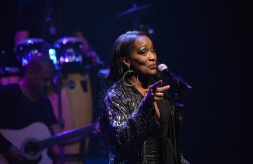 ABD'li sanatçı Della Miles'ten 'Biz Bize Yeteriz Türkiyem' kampanyasına destek