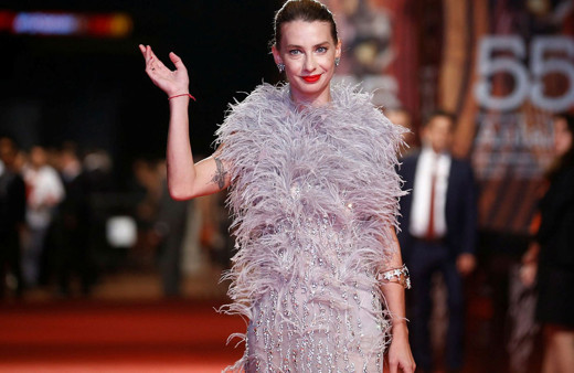 Tuba Ünsal ev karantinasında sıkılanlara sitem etti 'Oklavayla saldırasım var'