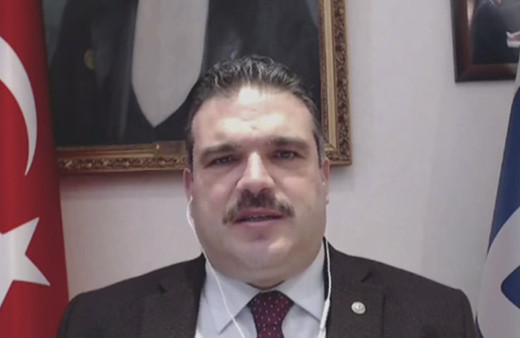 Anadolu Üniversitesi Rektörü kimdir canlı yayın yaptı olay oldu