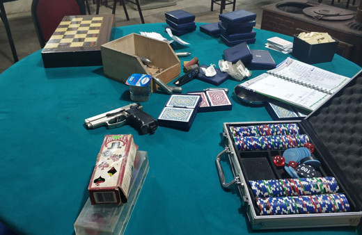 İzmir'deki kumar operasyonunda 10 kişi gözaltına alındı