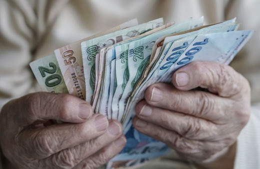 Emekliler de zam istedi! 1500 lira maaşla geçinemiyoruz en az asgari ücret kadar olmalı