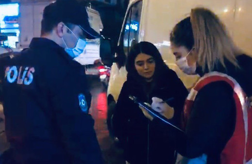 Sokağa çıkanın gözünün yaşına bakılmadı! O genç kız 3 bin lira ceza yedi