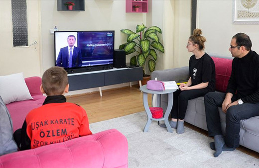Milli Eğitim Bakanlığı başlattı velileri ilgilendiriyor saat 20.00'de ekranlarda olacak