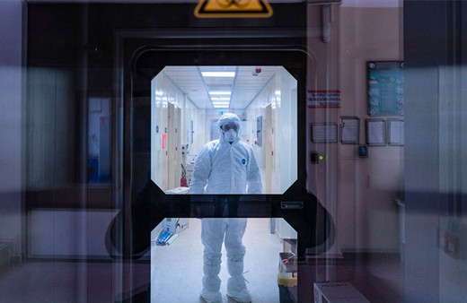 Koronavirüsün yeni merkez üssü ABD'de 2 bin 228 kişi daha hayatını kaybetti