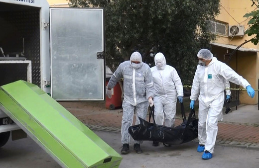 Arkadaşını ziyarete gittiği evde öldü koronavirüs testi yaptırmış