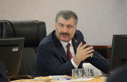 Sağlık Bakanı Fahrettin Koca'dan gece yarısı koronavirüs paylaşımı